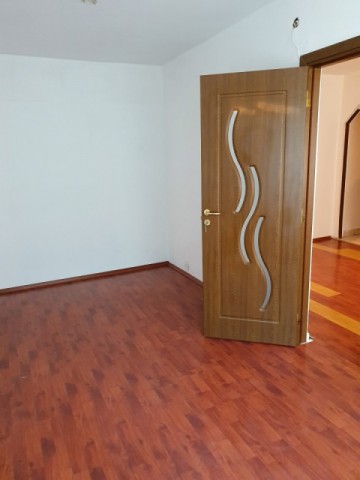 vest-zona-cosminele-2cam-cf-2-p4-balcon-centrala-35900-euro-13